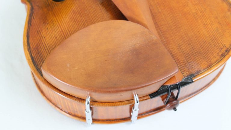La Mentonera o Barbada Del Violín